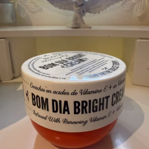 CREMA BOMBA HIDRATANTE CON EXTRACTO DE FLORES SILVESTRES